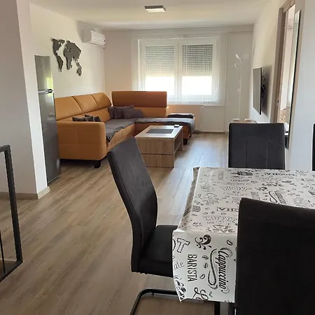First Floor Apartment Debrecen